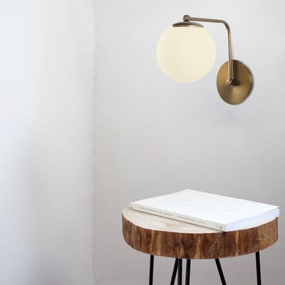 Wandlamp Sheen | Metalen Behuizing | Glazen Kap | Gouden Kleur