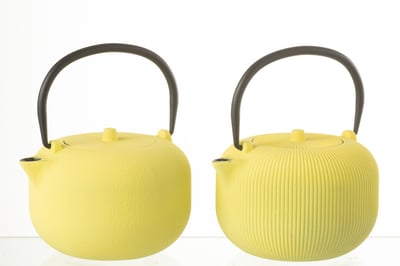 Doos 1 theepot metaal geel assortiment van 2