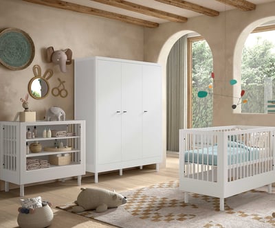Babykamer Forrest: babybed 60x120cm, verzorgingstafel, kleerkast - wit beukenhout Babykamer Forrest: babybed 60x120cm, verzorgingstafel, kleerkast - wit beukenhout