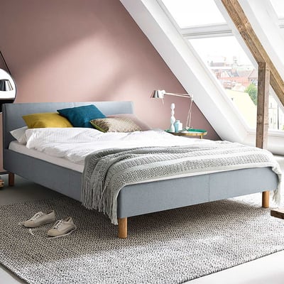 Gestoffeerd twijfelaar bed Amber - ijsblauw