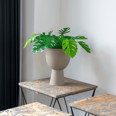 Amalfi Bloempot: Staal Beige Grijs 19x27 cm