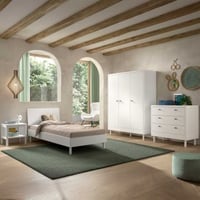 Kinderkamer Forrest: nachttafeltje, bed 90x200, kledingkast, commode - wit beukenhout