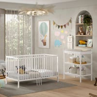 Peuterkamer Dino: peuterbed 70x140cm en verzorgingstafel - wit dennenhout