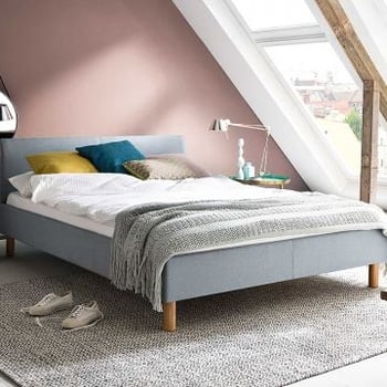 Gestoffeerd twijfelaar bed Amber - ijsblauw