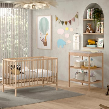 Babykamer Dino: babybed 60x120cm en verzorgingstafel - dennenhout