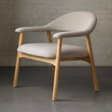 Addi Loungestoel in Monza Beige stof met geolied eiken onderstel