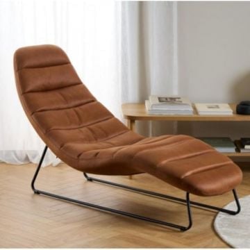 Ligstoel Chaplin | 63 x 156 x 86 cm | Cognackleur