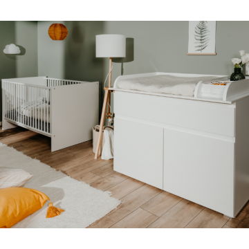 Ensemble de chambre de bébé Image: lit 70x140cm et plan à langer - blanc